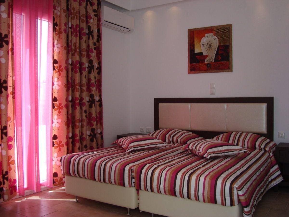 Elena Studios & Suites Ornos  Luaran gambar