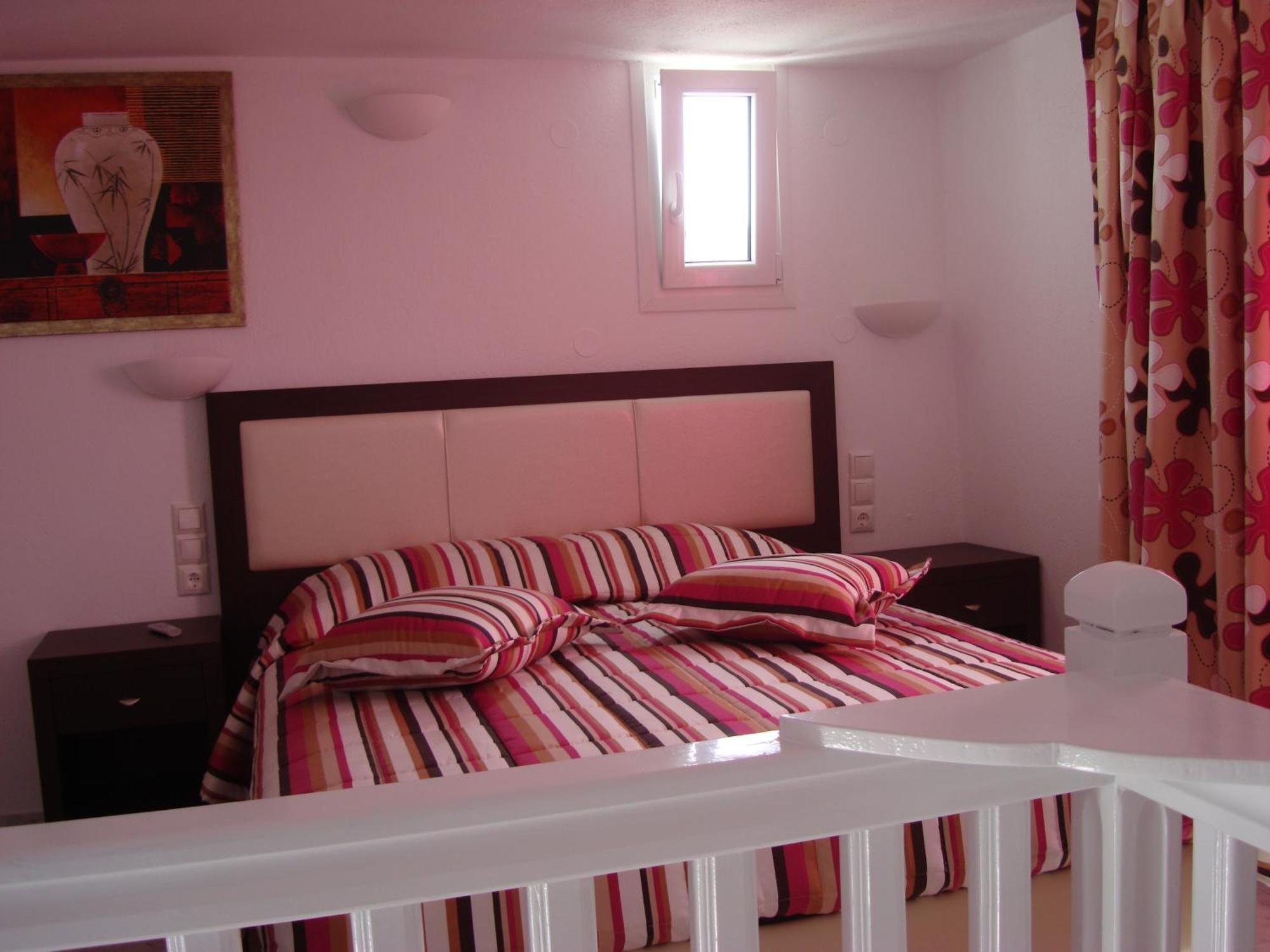 Elena Studios & Suites Ornos  Luaran gambar