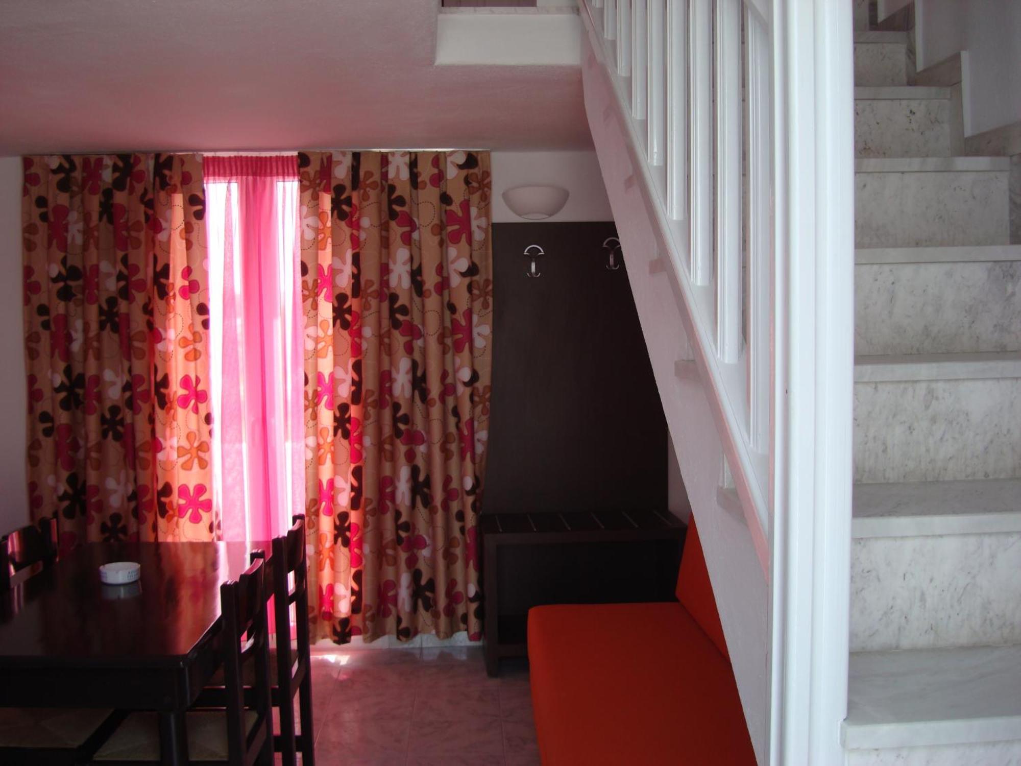 Elena Studios & Suites Ornos  Luaran gambar