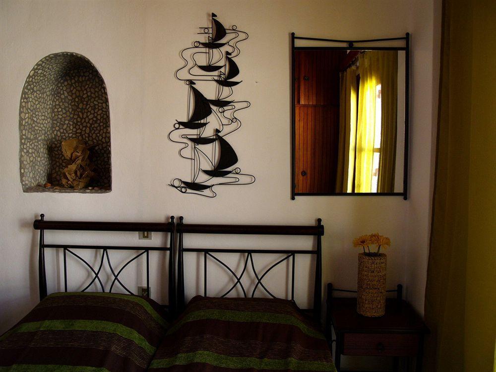 Elena Studios & Suites Ornos  Luaran gambar