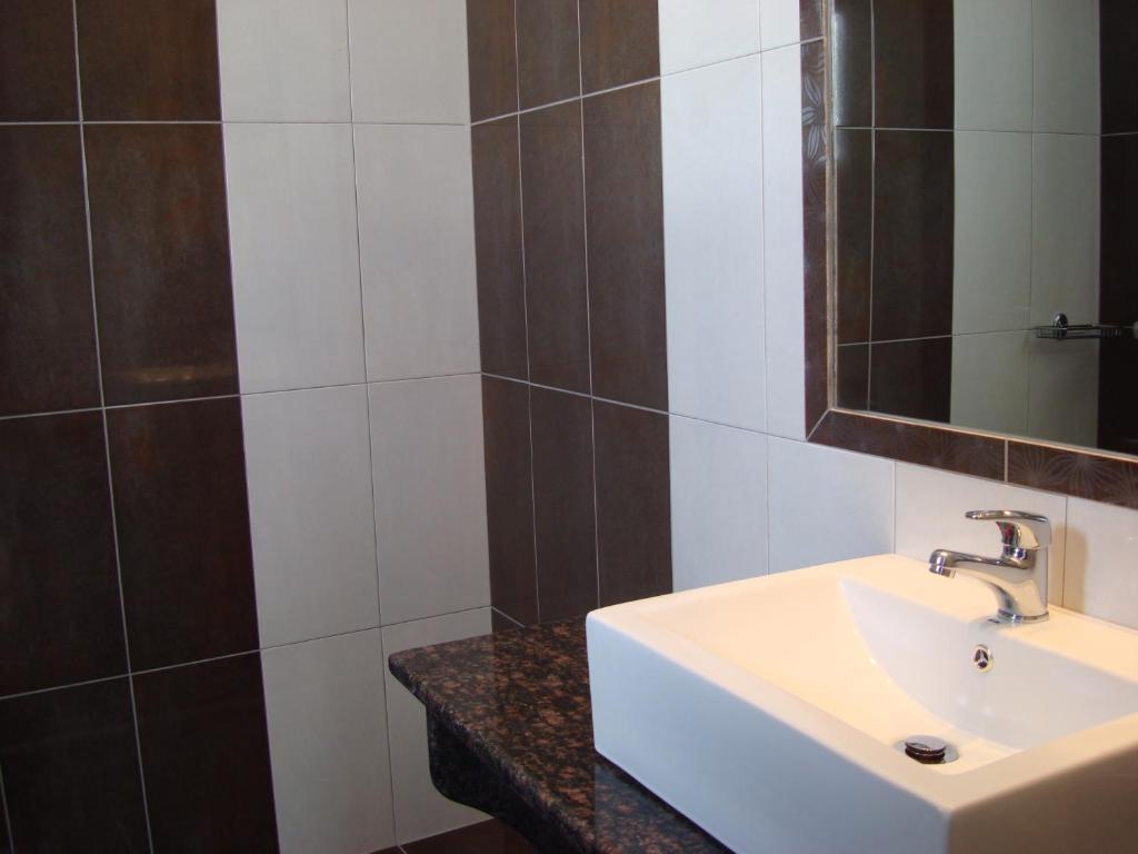 Elena Studios & Suites Ornos  Luaran gambar